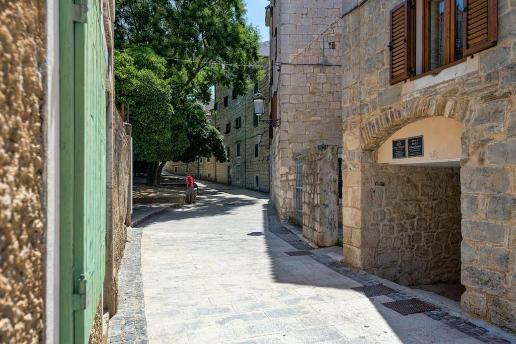 Diva 1,Stylish Old Town Studio Apartment Near Beach Split Bagian luar foto