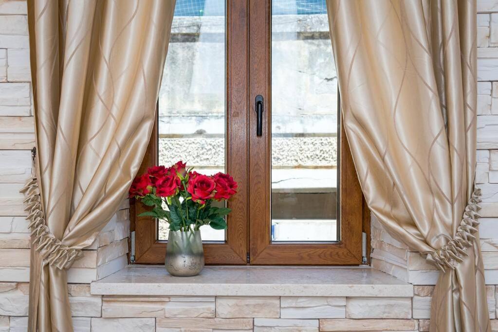 Diva 1,Stylish Old Town Studio Apartment Near Beach Split Bagian luar foto