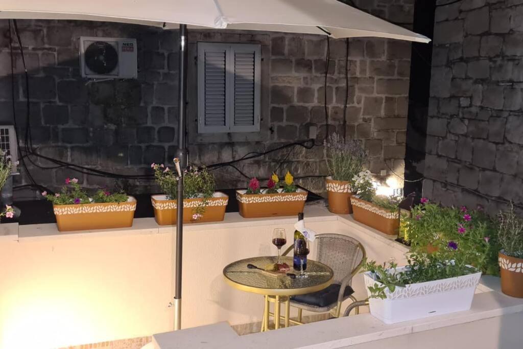 Diva 1,Stylish Old Town Studio Apartment Near Beach Split Bagian luar foto