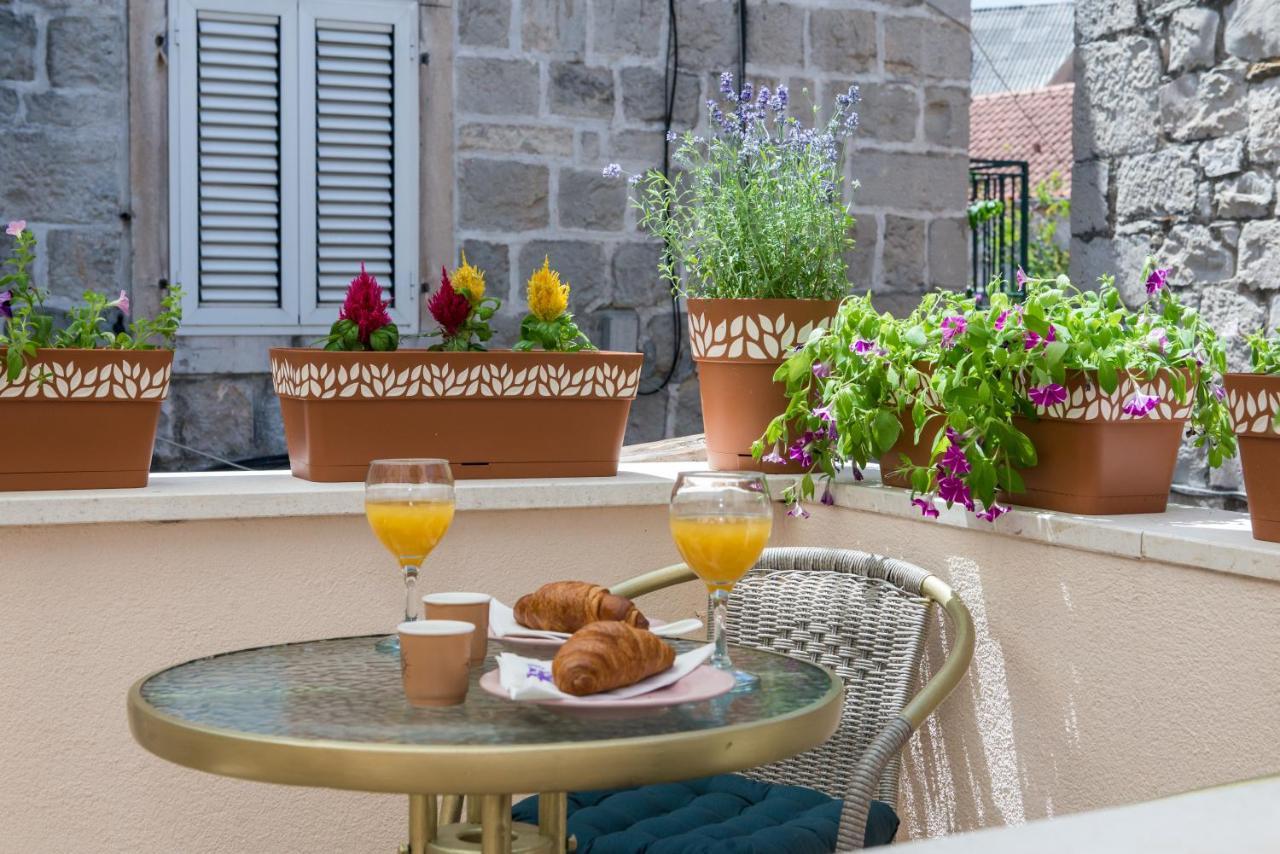 Diva 1,Stylish Old Town Studio Apartment Near Beach Split Bagian luar foto